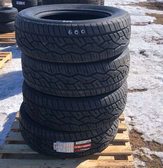 4 NITTO NT420V TIRES, NEVER MOUNTED, SIZE 275/60R20 116H XL Wild