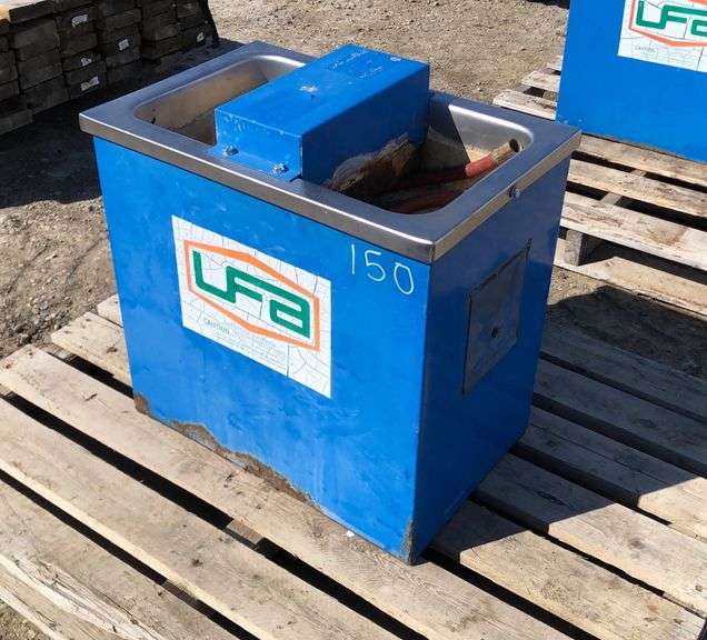 UFA LIVESTOCK WATERER MODEL EEF50R, 2' W X 2' H X 1' D Wild Rose