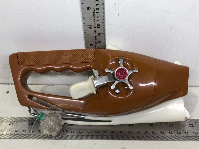 POCKET FISHERMAN, APPROX. 9.5" Wild Rose Auction Services