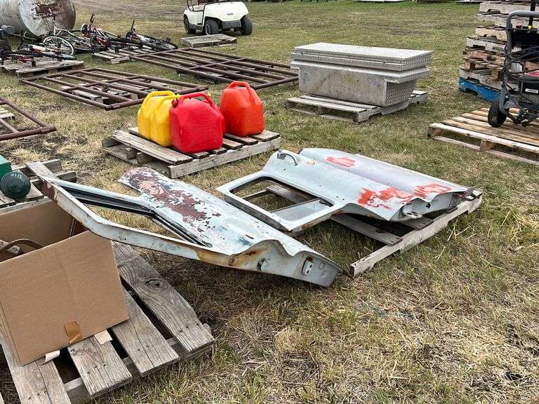 (2) KNEE KNOCKER, VINTAGE 1963 GMC TRUCK DOORS Wild Rose Auction Services