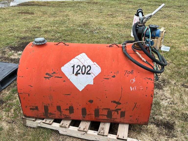 300 GAL SLIP TANK, W/ HOSE, NOZZLE, PUMP 12V Wild Rose Auction Services