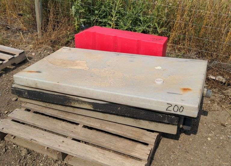 2-flat-water-tanks-approx-size-2-x-4-5-4-x-2-1-auxilary