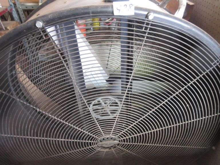 LAKEWOOD 42" INDUSTRIAL FAN MC42 World Wide Auction Inc