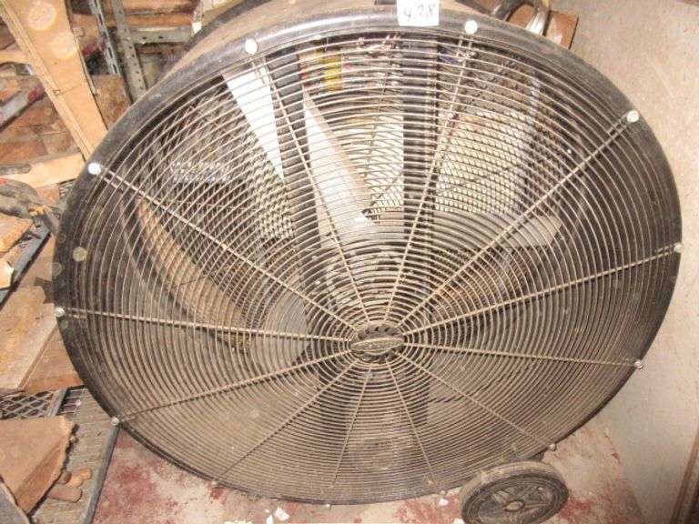 LAKEWOOD 42" INDUSTRIAL FAN MC42 World Wide Auction Inc
