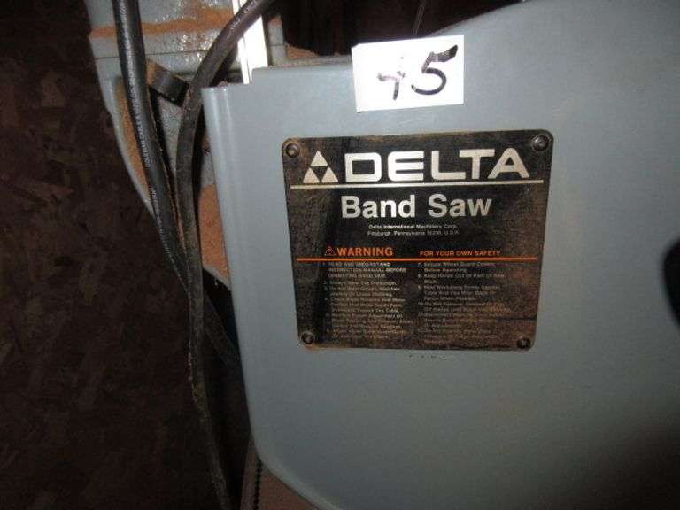 DELTA 14" BAND SAW MODEL 52965 WITH 2 EXTRA SAW BLADES RETAIL 650.00