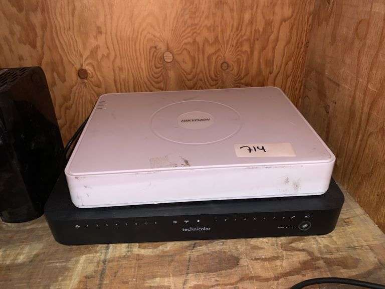 TECHNICOLOR MODEL CGA4131TCH WIRELESS BUSINESS GATEWAY, AND DS7108N