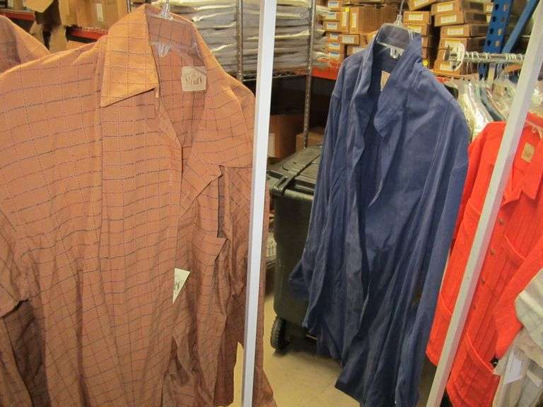 New Stubbs Mens Shirts without Buttons Size XL, Med, Large World Wide