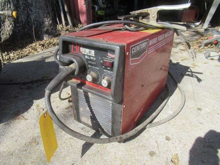CENTURY 130 MIG WIRE FEED, WELDER, PORTABLE UNIT World Wide Auction Inc