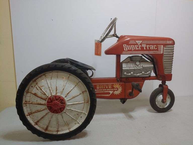 AMF Pedal Tractor W. Yoder Auction