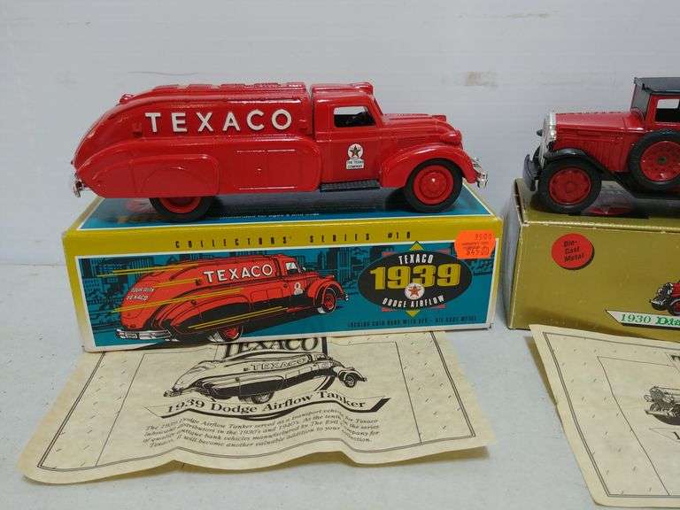 Two Texaco Diecast Banks W. Yoder Auction