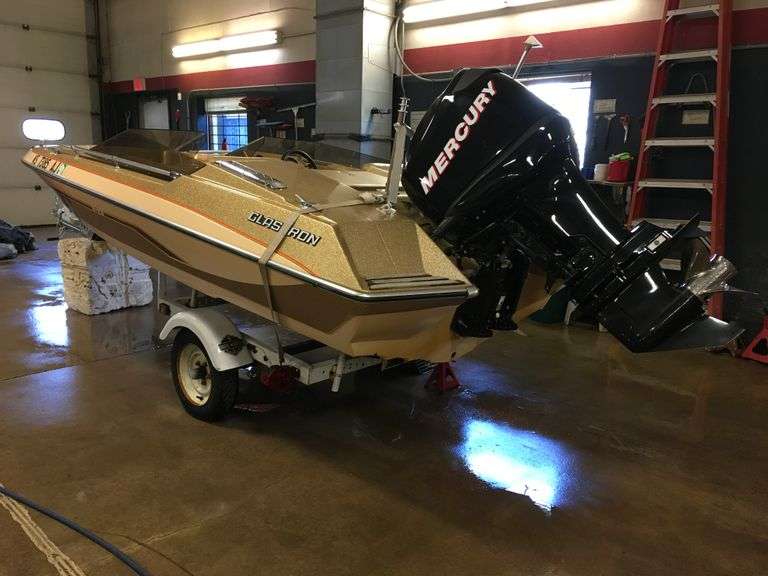 Glastron Boat W. Yoder Auction