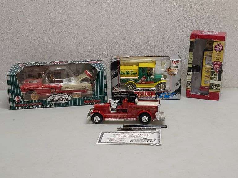 Diecast Banks 1 ERTL W. Yoder Auction