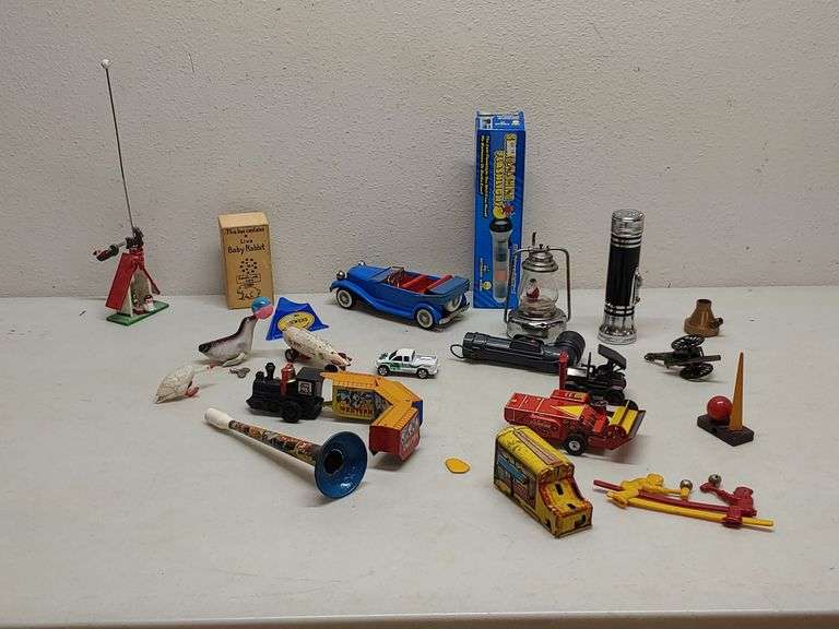 Miscellaneous Collectibles and toys W. Yoder Auction