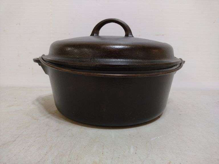 Griswold cast iron Dutch oven, 8. W. Yoder Auction