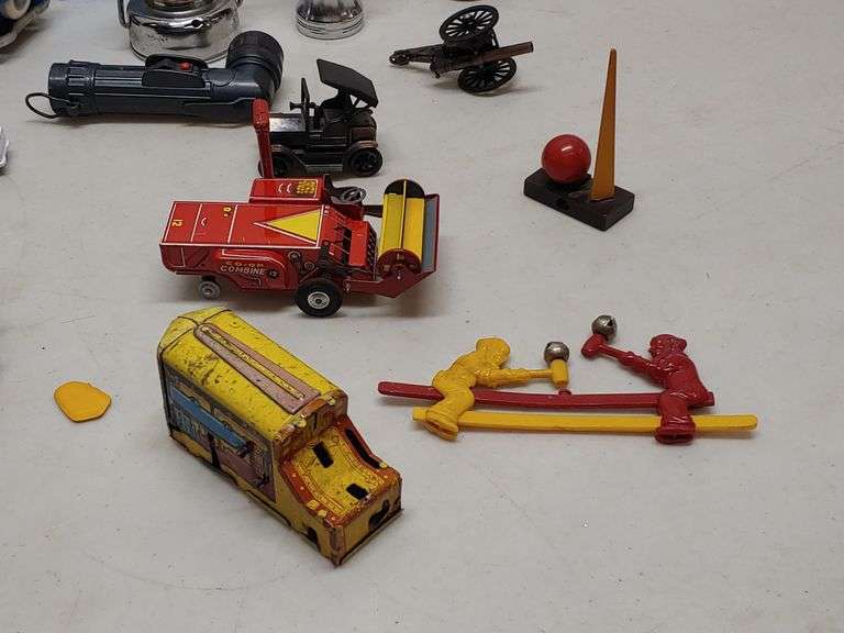 Miscellaneous Collectibles and toys W. Yoder Auction