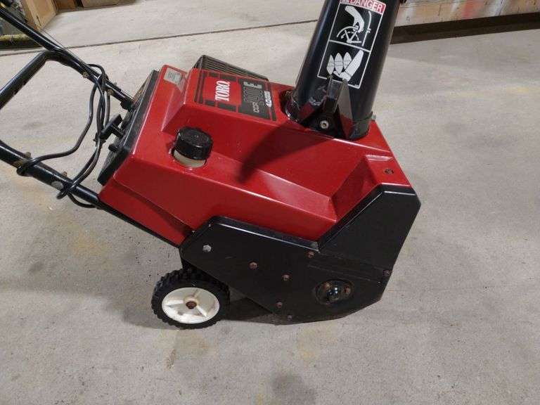 Toro snowblower. W. Yoder Auction