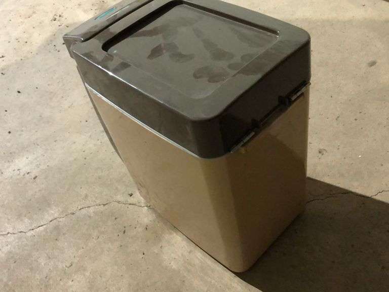 12volt Equipment Fridge Yorkton Auction Centre