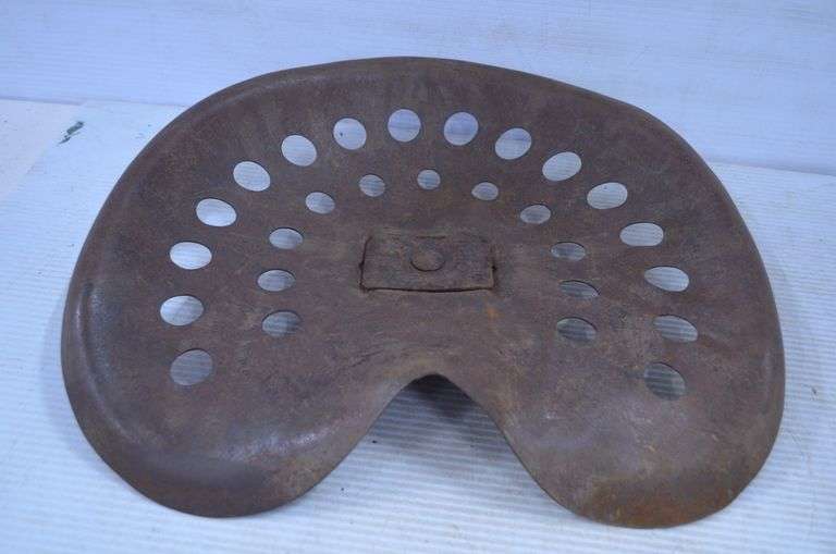 John Deere Metal Tractor Seat Yorkton Auction Centre