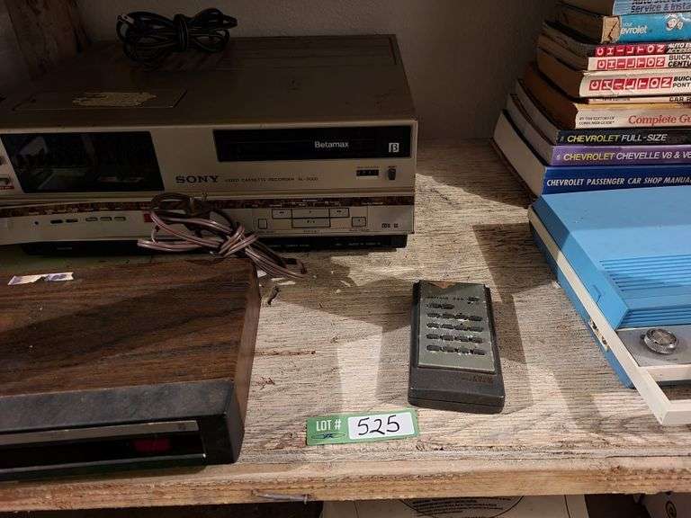 Vintage stereo equipment Yorkton Auction Centre