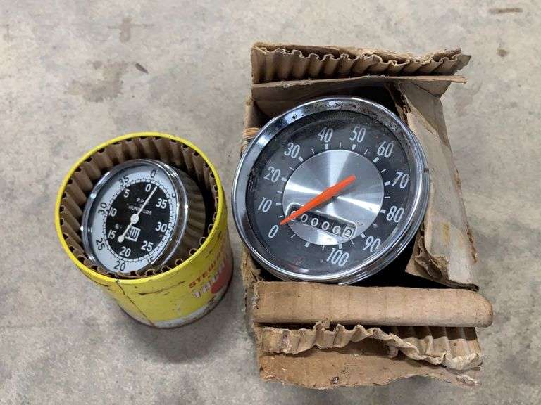 RPM Gauge / 1966 1HC Truck Speedometer Yorkton Auction Centre