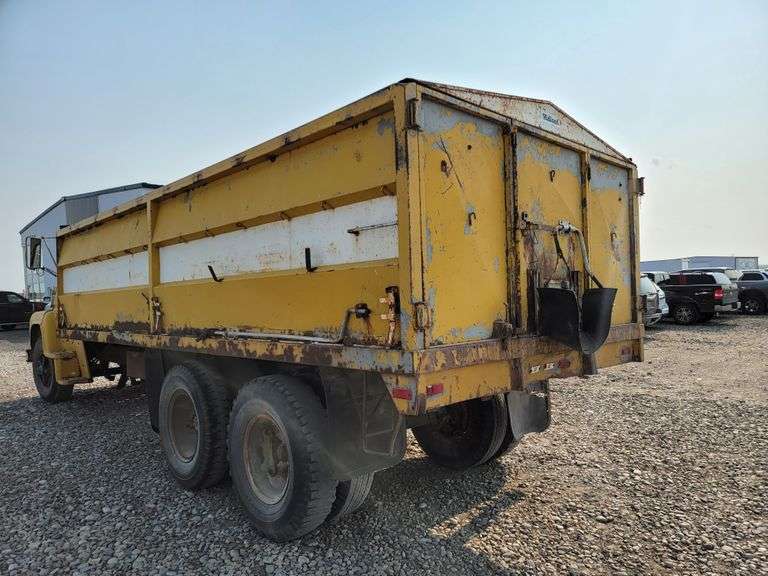 1979 F750 Tandem Grain Truck Yorkton Auction Centre 1979 F750 Tandem Grain Truck Yorkton Auction Centre