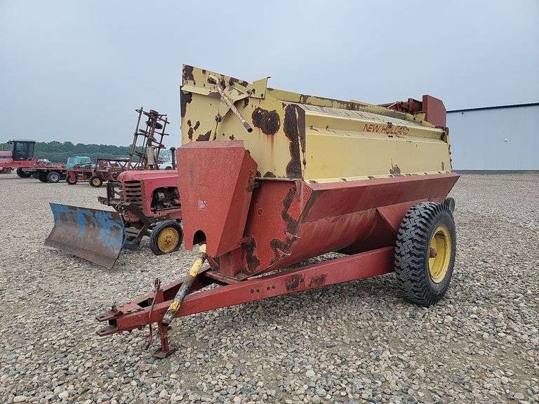 New Holland 346 Manure Spreader Yorkton Auction Centre