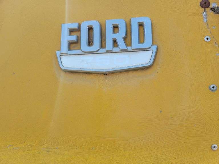 1979 F750 Tandem Grain Truck Yorkton Auction Centre 1979 F750 Tandem Grain Truck Yorkton Auction Centre