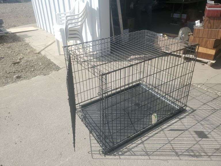 Large dog kennel Yorkton Auction Centre