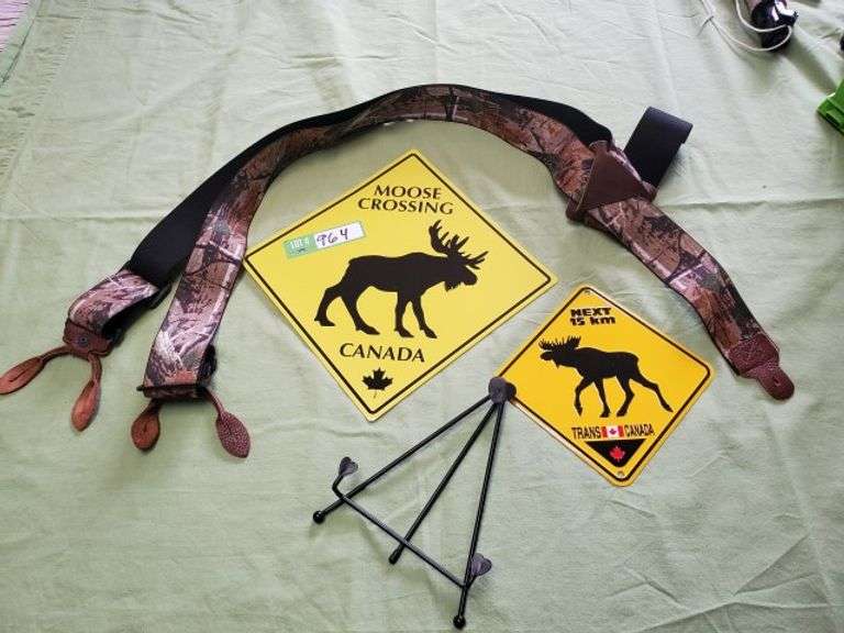Small Hunting Signs, Suspenders Yorkton Auction Centre