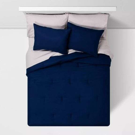 ROOM ESSENTIALS BED IN A BAG W/GREY SHEETS TWIN XL Yorkton Auction Centre