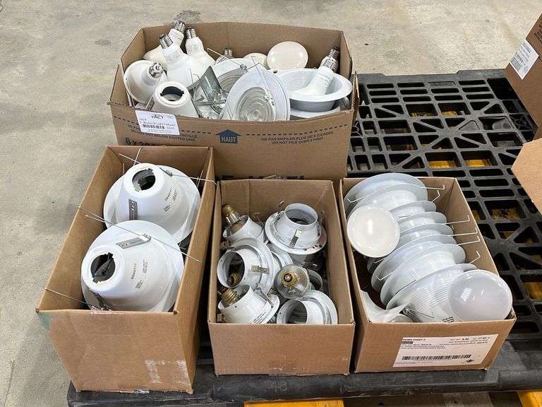 4 Boxes Of Light Fixtures Yorkton Auction Centre