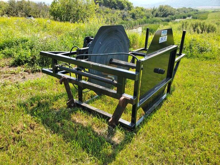 Duo Lift Grain Bag Roller CP0021 Yorkton Auction Centre