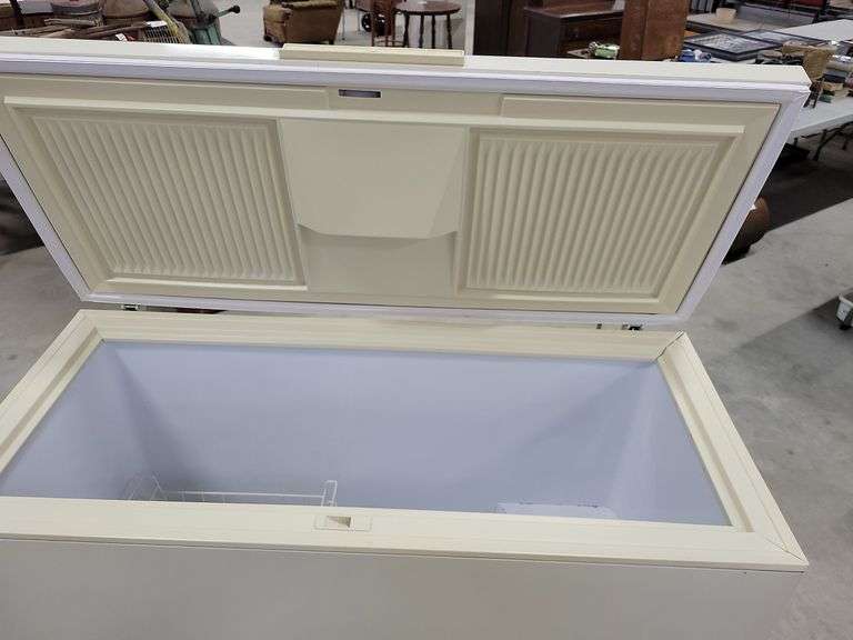 Deep Freeze (Updated See Description) Yorkton Auction Centre