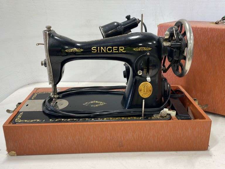 1936 Singer Sewing Machine JB132819 Yorkton Auction Centre