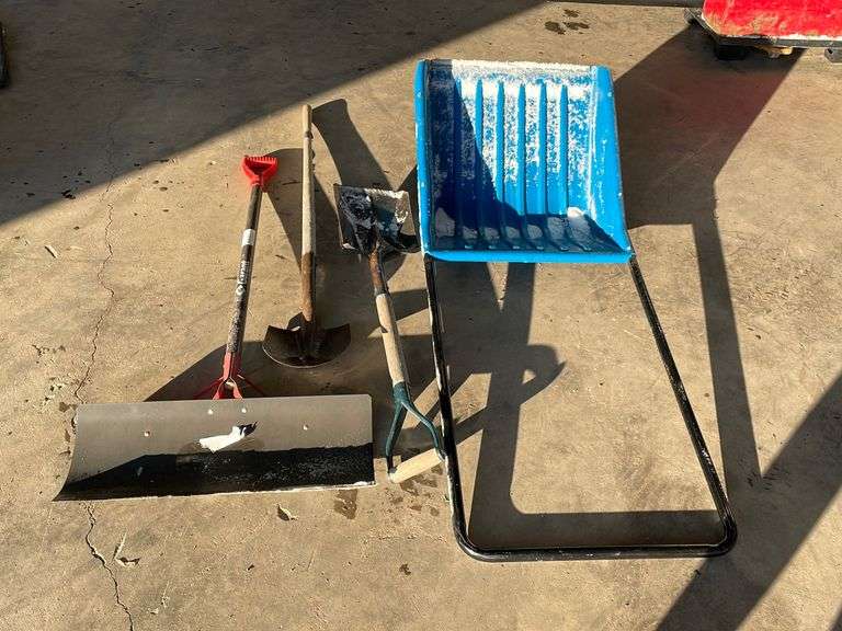 Snow Scoop & Misc. Shovels Yorkton Auction Centre