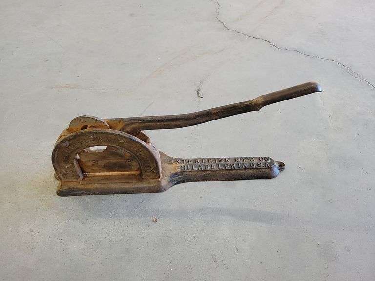 1885 Enterprise Tobacco Cutter Yorkton Auction Centre