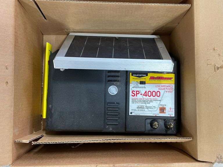 Bulldozer Electric Fence Controller SP4000 Yorkton Auction Centre