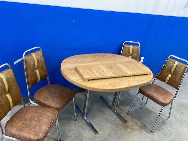 Table & 4 Chairs Yorkton Auction Centre