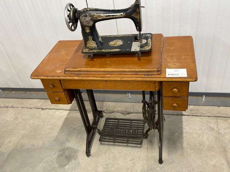 2 Antique Singer Sewing Machines Yorkton Auction Centre