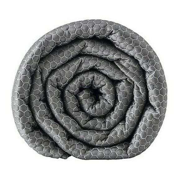 BLANQUIL COOLING WEIGHTED BLANKET 20LBS 48"X74" Yorkton Auction Centre