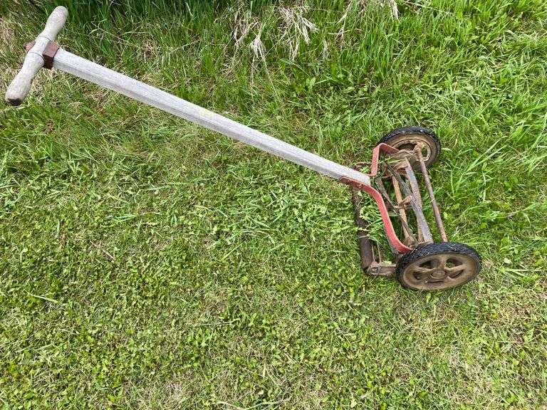 Antique Manual Push Lawn Cutter Yorkton Auction Centre