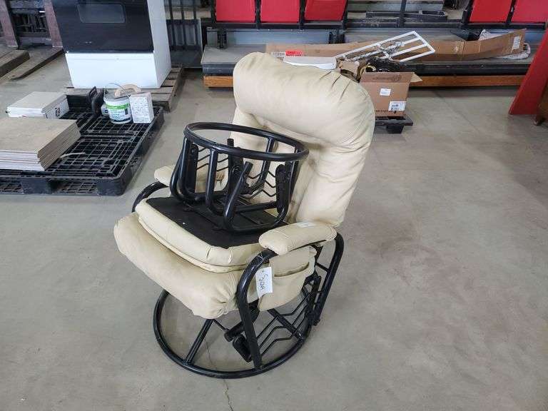 Leather Swivel RockerRecliner w/ Foot Stool Yorkton Auction Centre