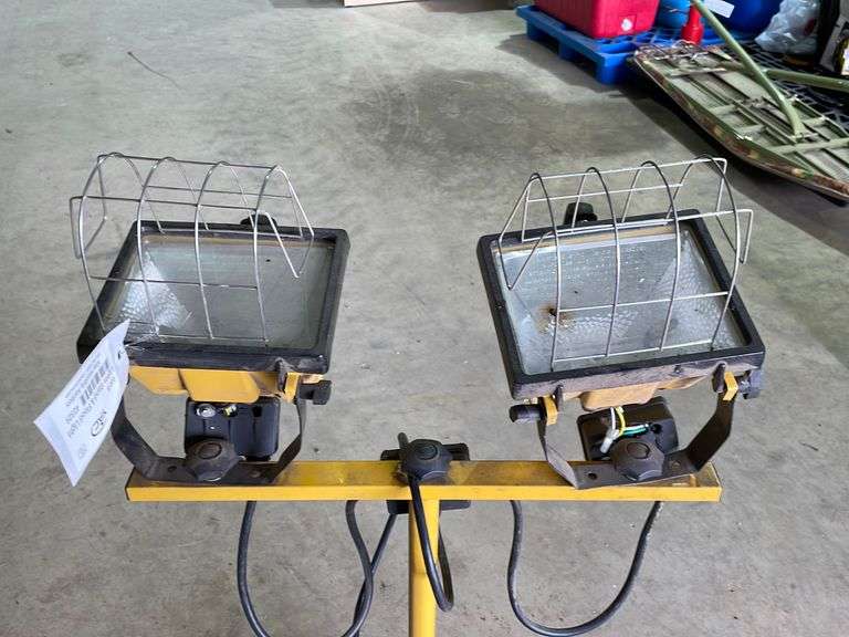 Lights Stand & Flood Light Yorkton Auction Centre