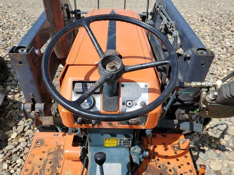 B8200 Kubota 4WD W/ Front End Loader Yorkton Auction Centre