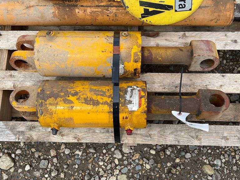 2 Industrial Hydraulic Cylinder Yorkton Auction Centre