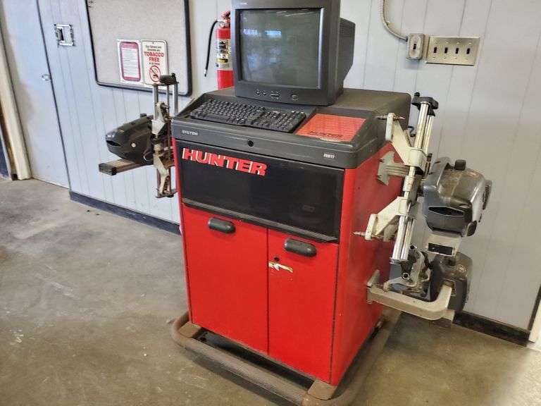 Hunter Alignment Machine - Yorkton Auction Centre