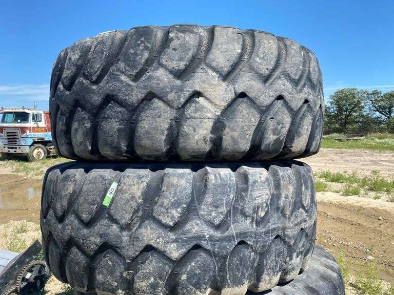 4 20.5R25 Tires Yorkton Auction Centre