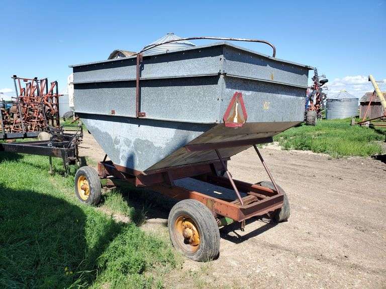 Gravity Wagon Yorkton, Sask Yorkton Auction Centre