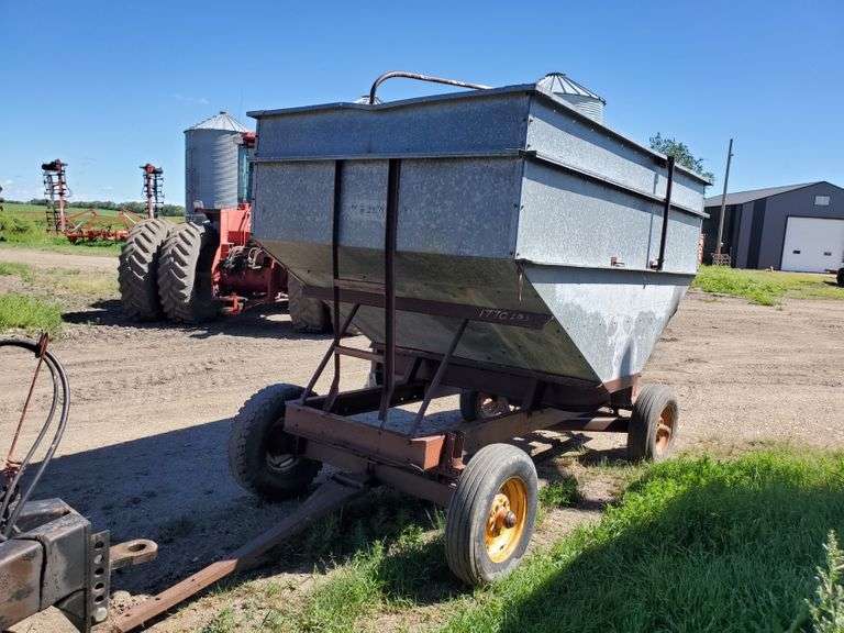 Gravity Wagon Yorkton, Sask Yorkton Auction Centre