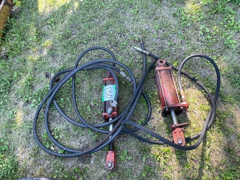 2 Hydraulic Cylinders Russell, Mb Yorkton Auction Centre